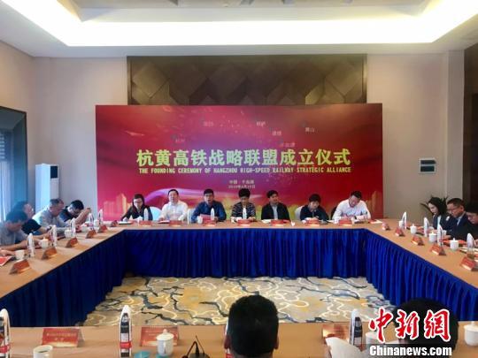 富阳联建房最新动态，小巷深处的独特风情