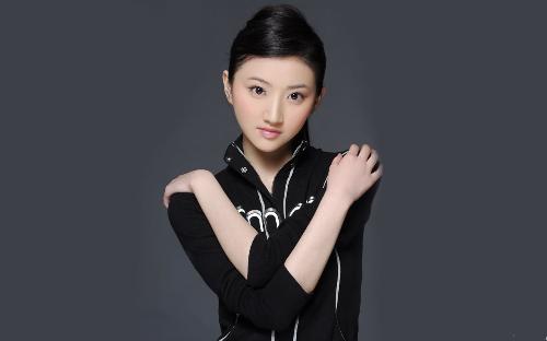 名字带晨的明星，励志之旅中的自信、变化与成就感照亮前行之路