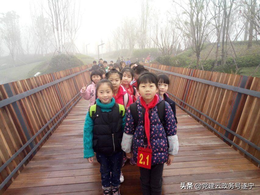 与自然美景的亲密旅行，最新传奇之旅