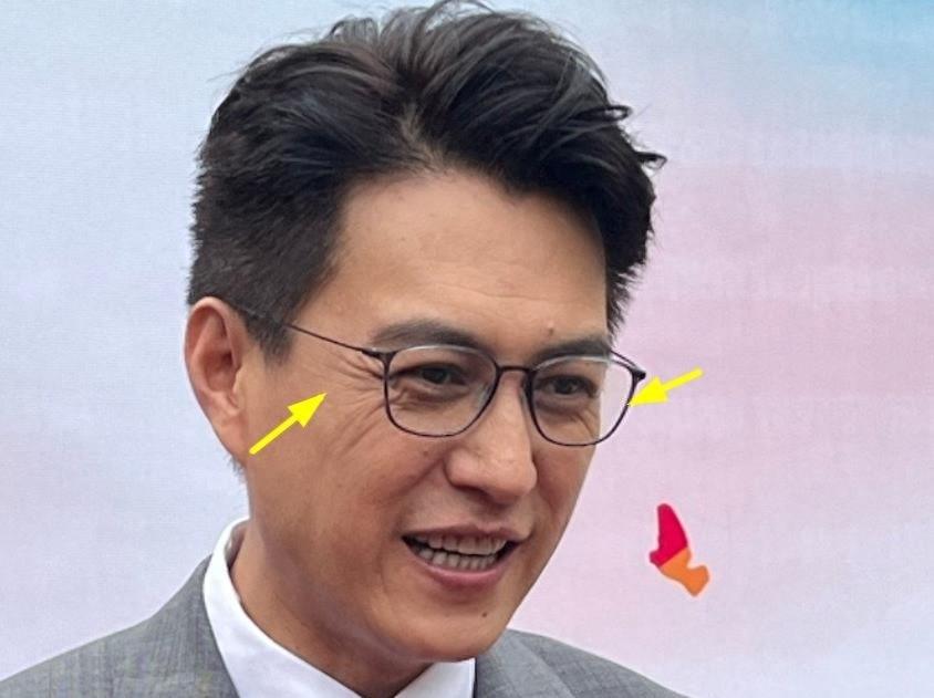 靳东最新视频，演技炸裂的魅力四溢时刻！